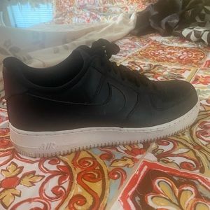 Nike Men’s Size 9 Black Retro Style Low